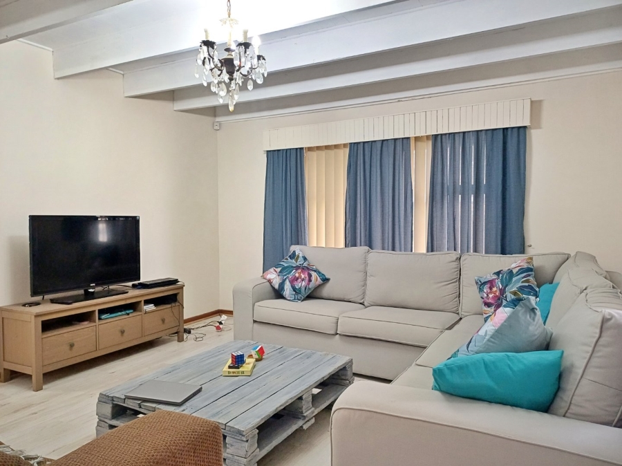 4 Bedroom Property for Sale in Reebok Western Cape